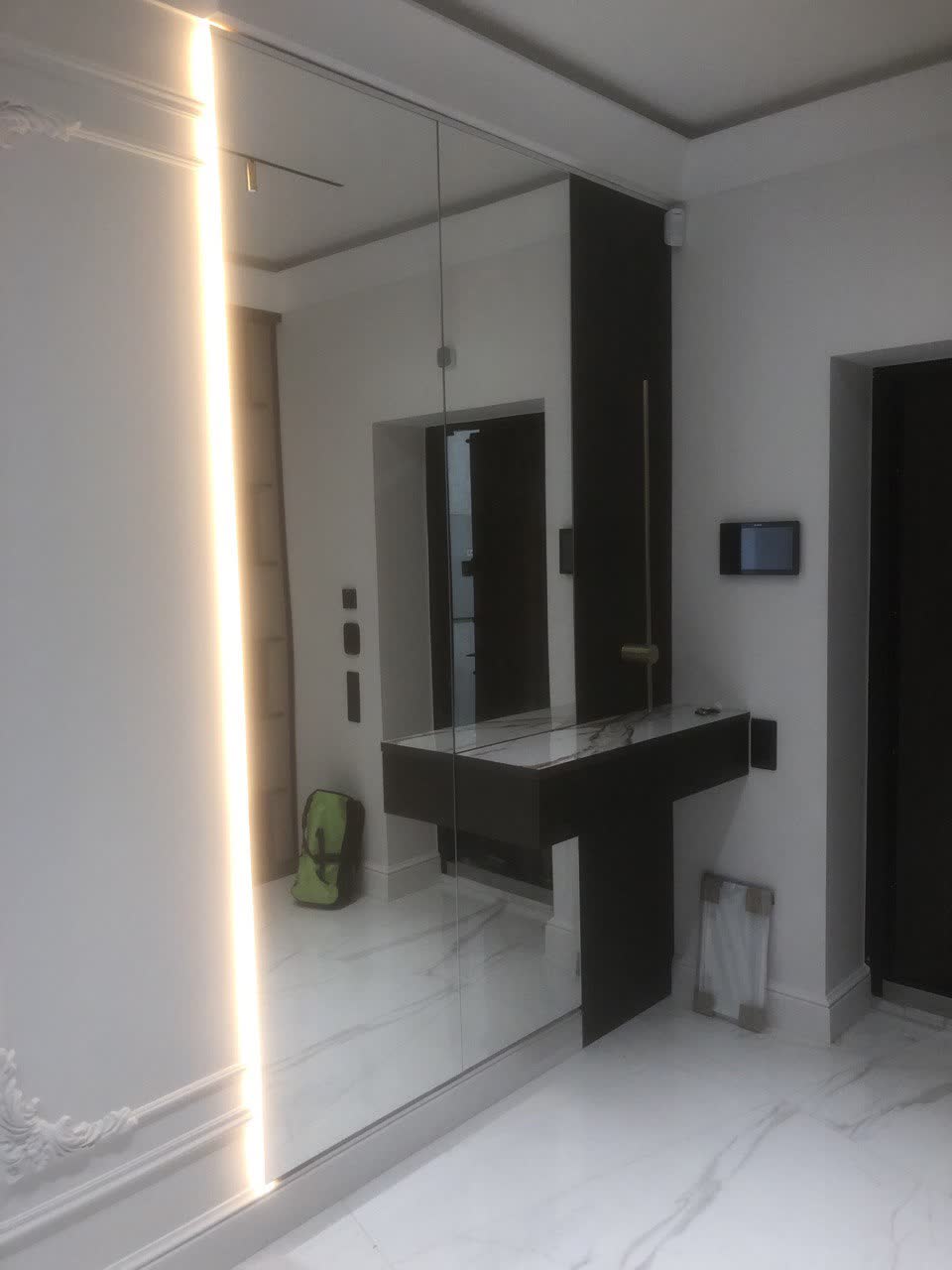 LED_dzerkalo_v_holi